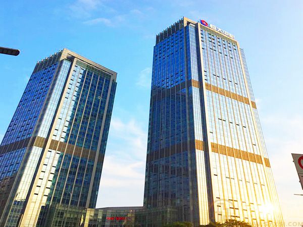 重庆加州新牌坊信达广场详情，商圈写字楼出租信息